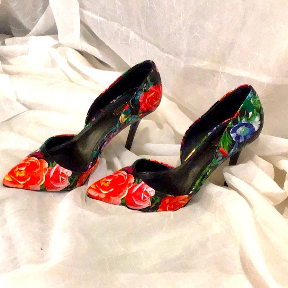 Beautiful Charlotte Russo floral heels size 7